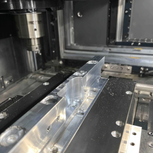 Cięcie i Frezowanie CNC